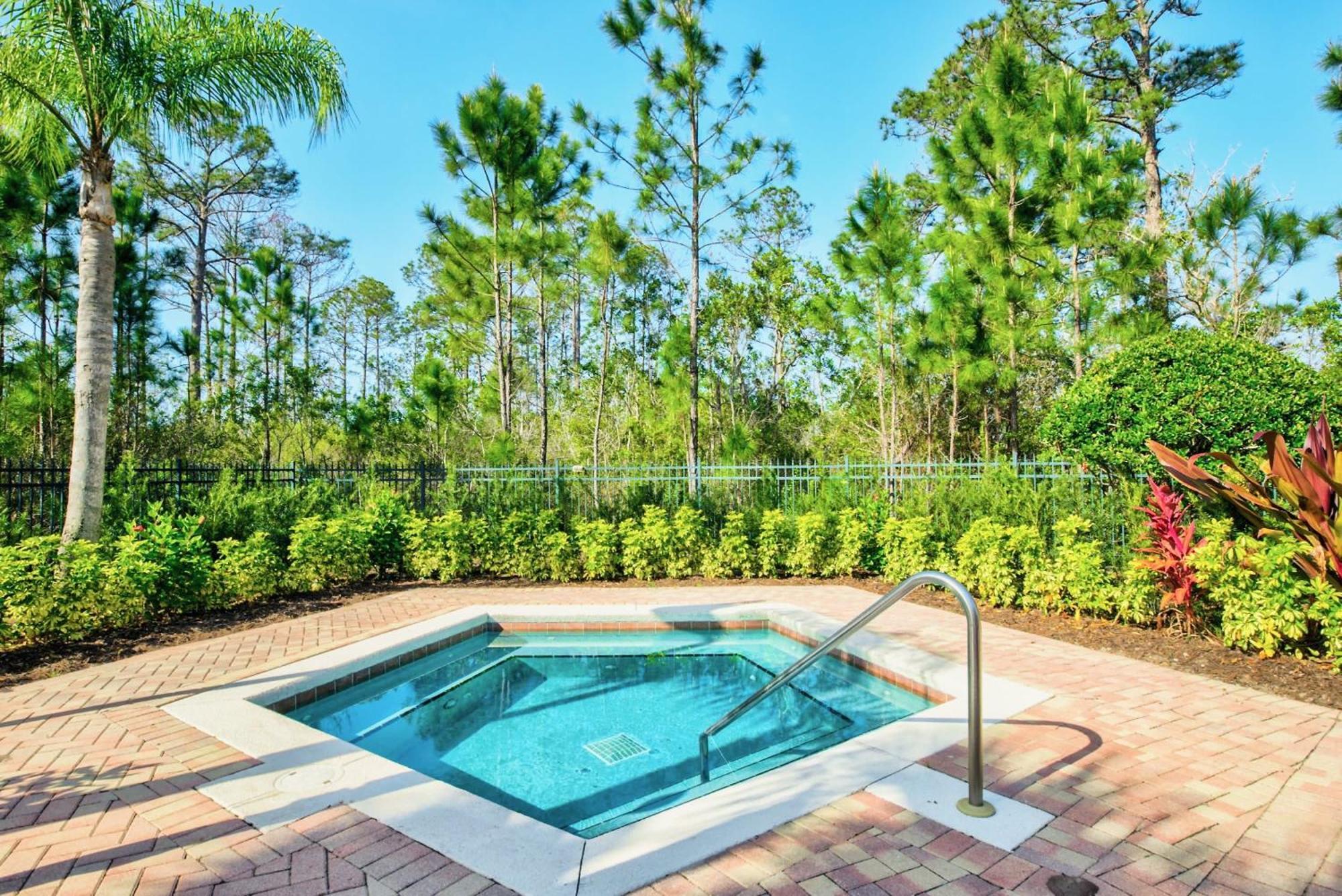 Stunning 2Br Condo With Hot Tub And Pool, Near Disney! Orlando Eksteriør billede