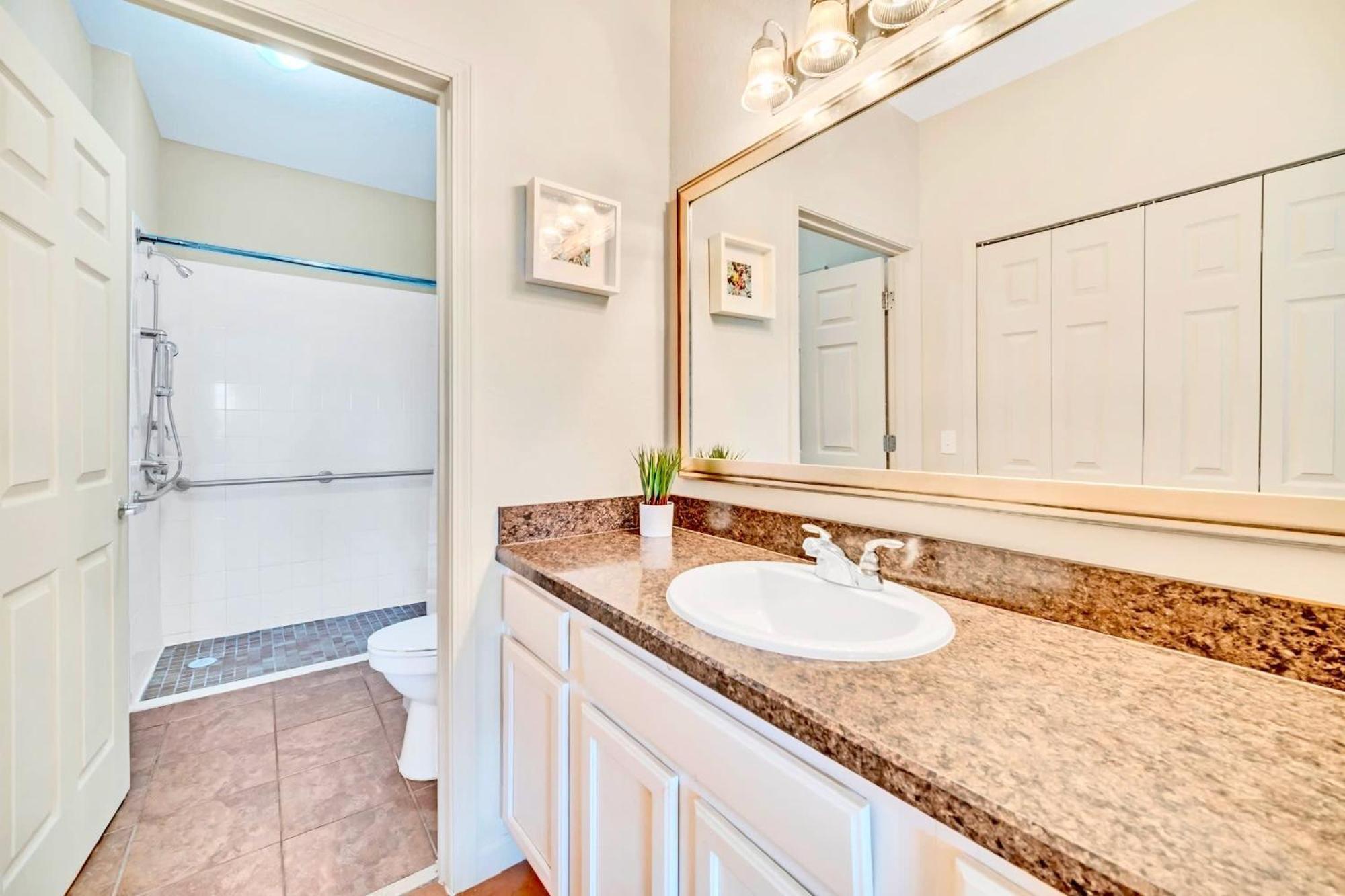 Stunning 2Br Condo With Hot Tub And Pool, Near Disney! Orlando Eksteriør billede