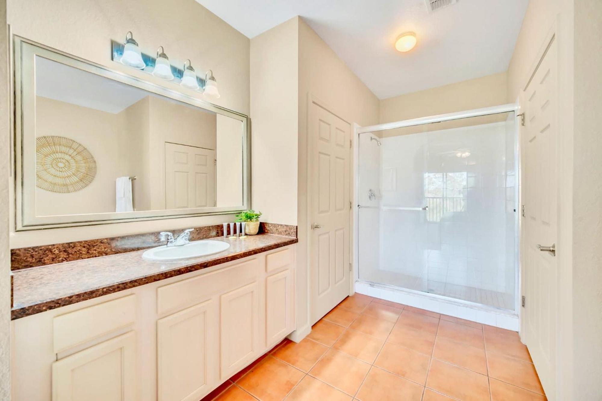 Stunning 2Br Condo With Hot Tub And Pool, Near Disney! Orlando Eksteriør billede
